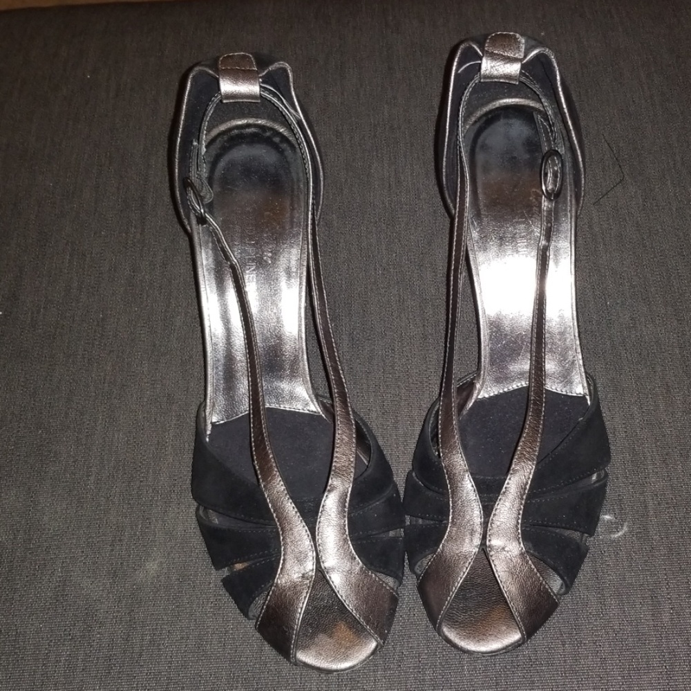 Donald J Pliner leather and suede pumps